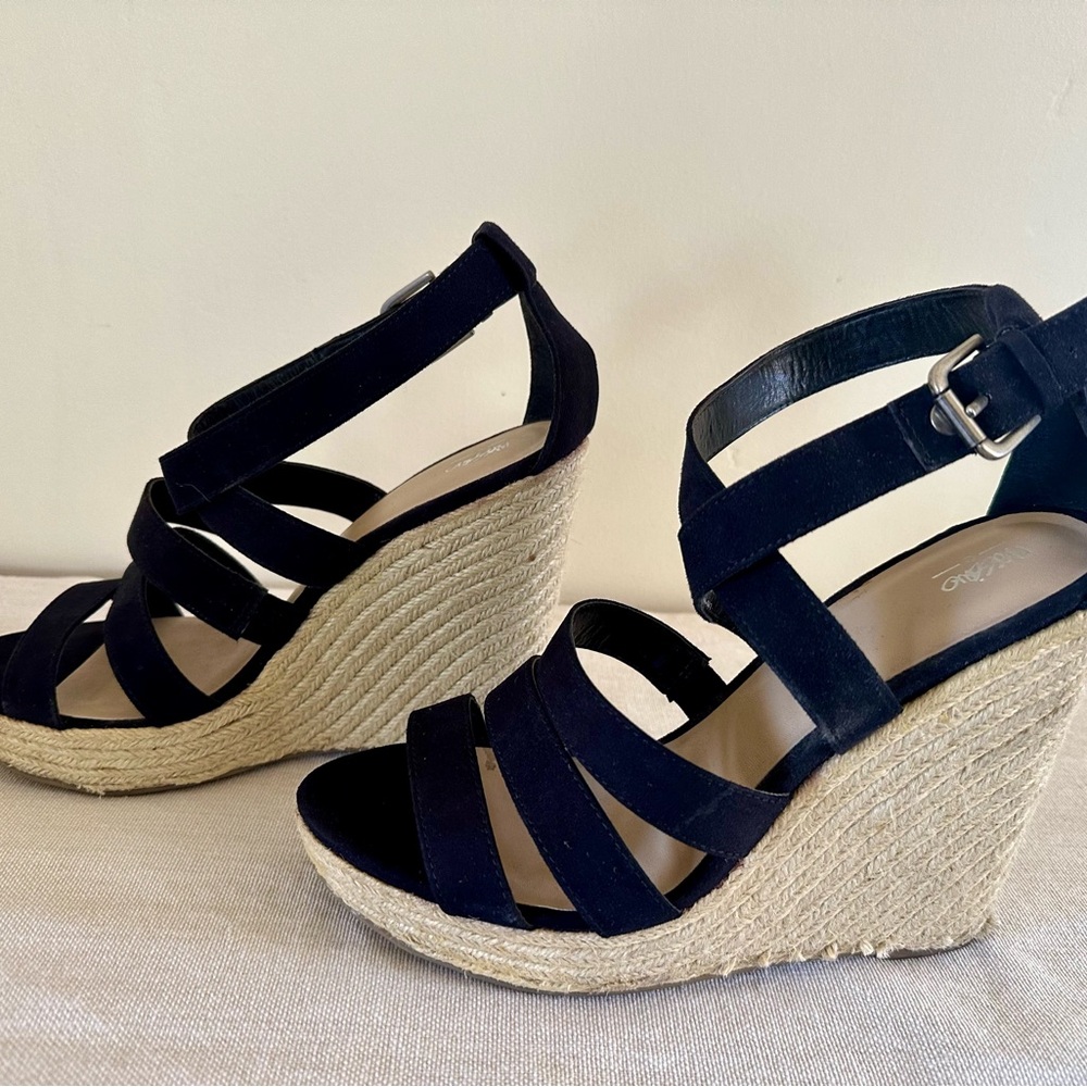 Black Strappy Wedged Sandals